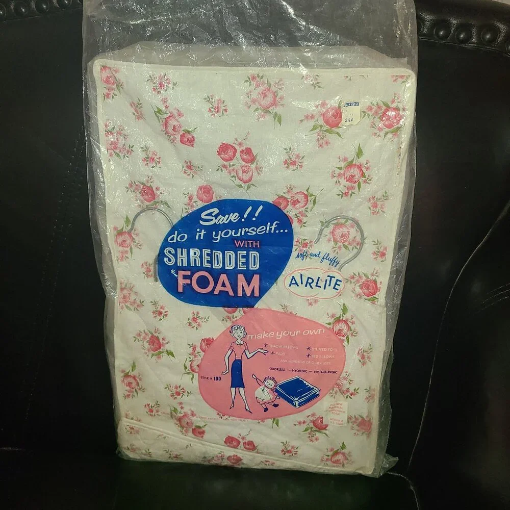 VTG 1950's AIRLITE Quilted Closet Wardrobe Organizer Dresses Pink Shabby Chic